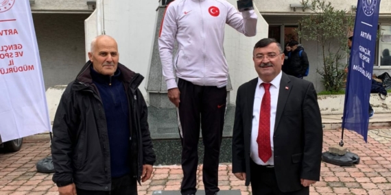 EMRAH ÖZTÜRK YİNE REKORTMEN