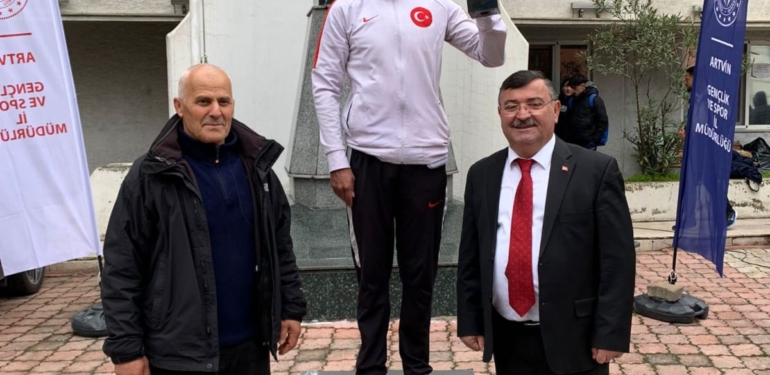 EMRAH ÖZTÜRK YİNE REKORTMEN