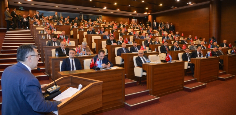 BAŞKAN GENÇ BORÇ KONUSUNA AÇIKLIK GETİRDİ “ALGIYA MÜSAADE ETMEYECEĞİM”
