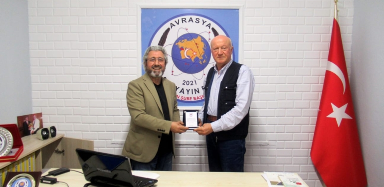 Mümin Aydın Hizmet Plaketi