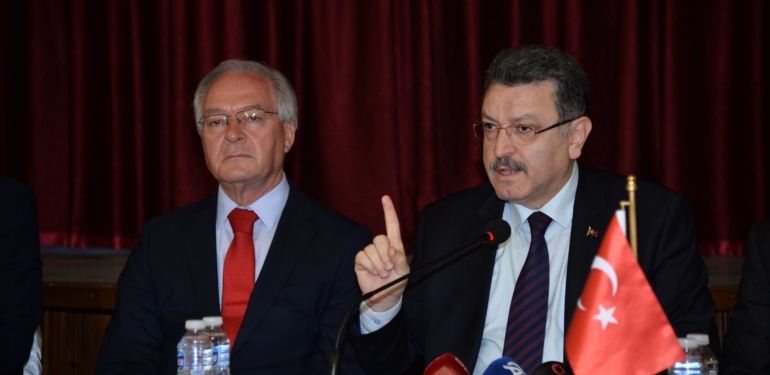 BAŞKAN GENÇ, İLÇE BAŞKANLARIYLA BİRLİKTE TONYA’YA ÇIKARMA YAPTI