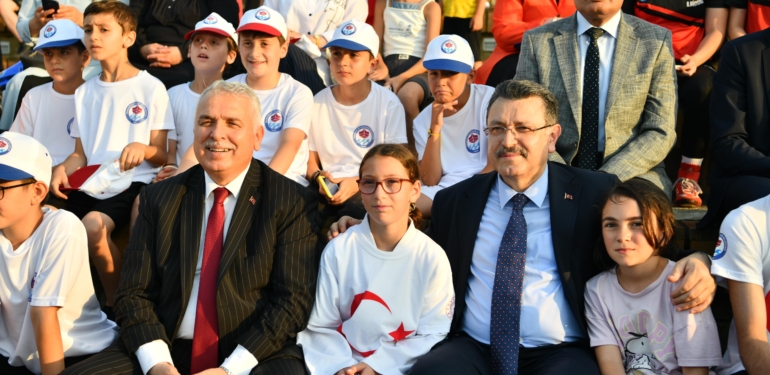 TRABZON’DA GENÇLER SPORA DOYACAK